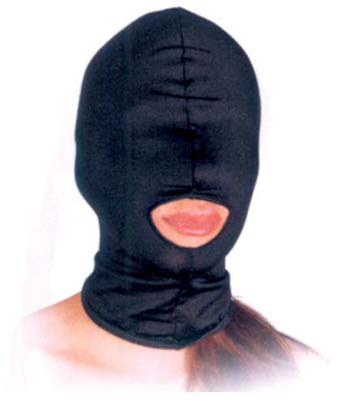 cagoule avec la bouche ouverte et les yeux masqués