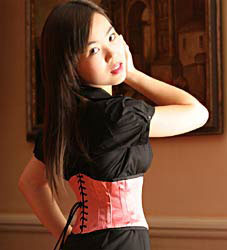 Corset serre-taille fétichiste